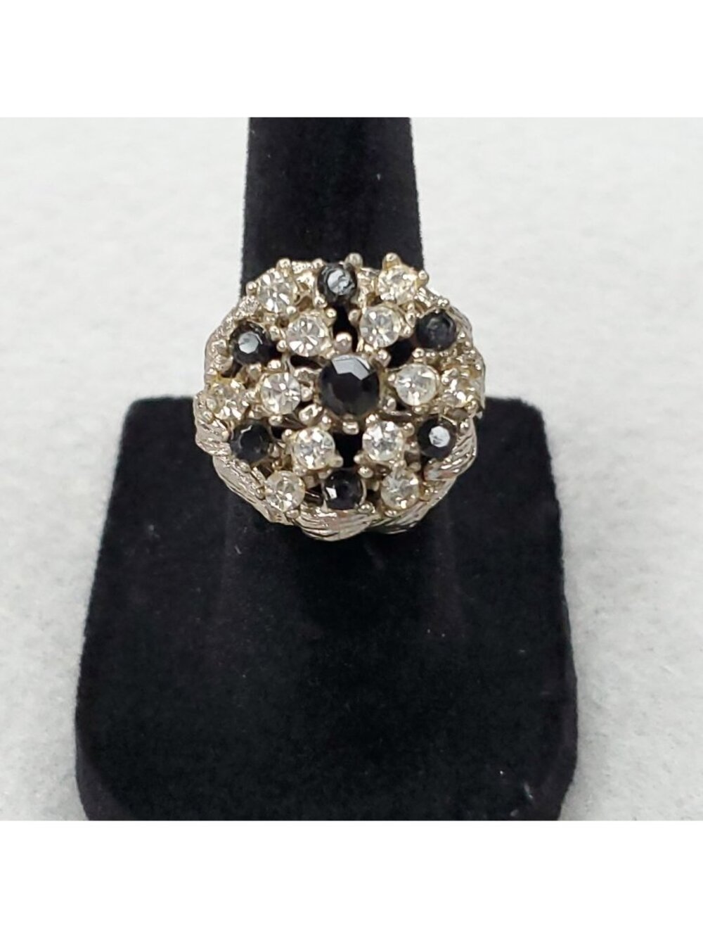 Rhinestone Cocktail Ring Sz 6 Black Silver Tone Art Nouveau Cluster Statement
